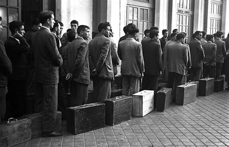 china-defensa-ejercito-chino-acusa-a-fuerzas-hostiles-de-intentar-separarlo-del-gobierno599x0