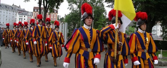 vatikanoko_guardia_suitzarra_lurdako_gure_amaren_santutegian